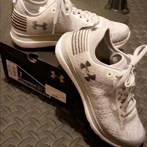 NWT Brand New Under Armour Threadborne Fortis